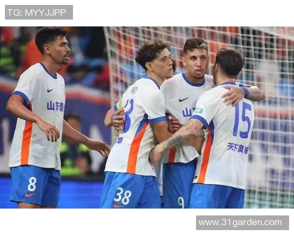 中超焦点大战山东泰山迎战广州队赛况速递双方激烈对抗结果引人关注