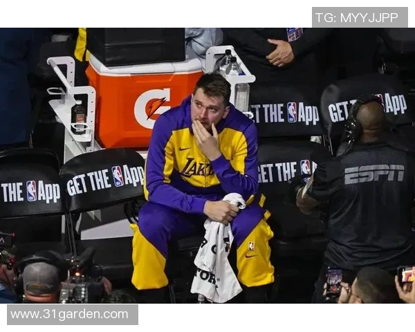 镜头回顾:东契奇这一幕令人泪目 镜头回顾:东契奇这一幕令人泪目