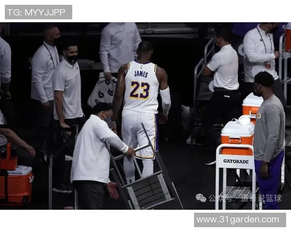 突发！湖人宣布将离队，球迷不舍告别